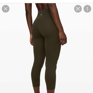 BRAND NEW, NEVER WORN, Lululemon Wunder Under HR Crop 23”